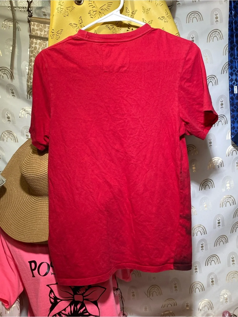 GUESS Red and Black Tie-Dye Logo Tee - Picture 5 of 5